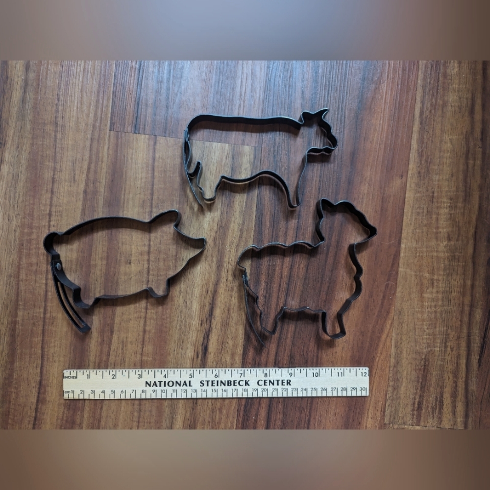 Super cute cookie cutters.